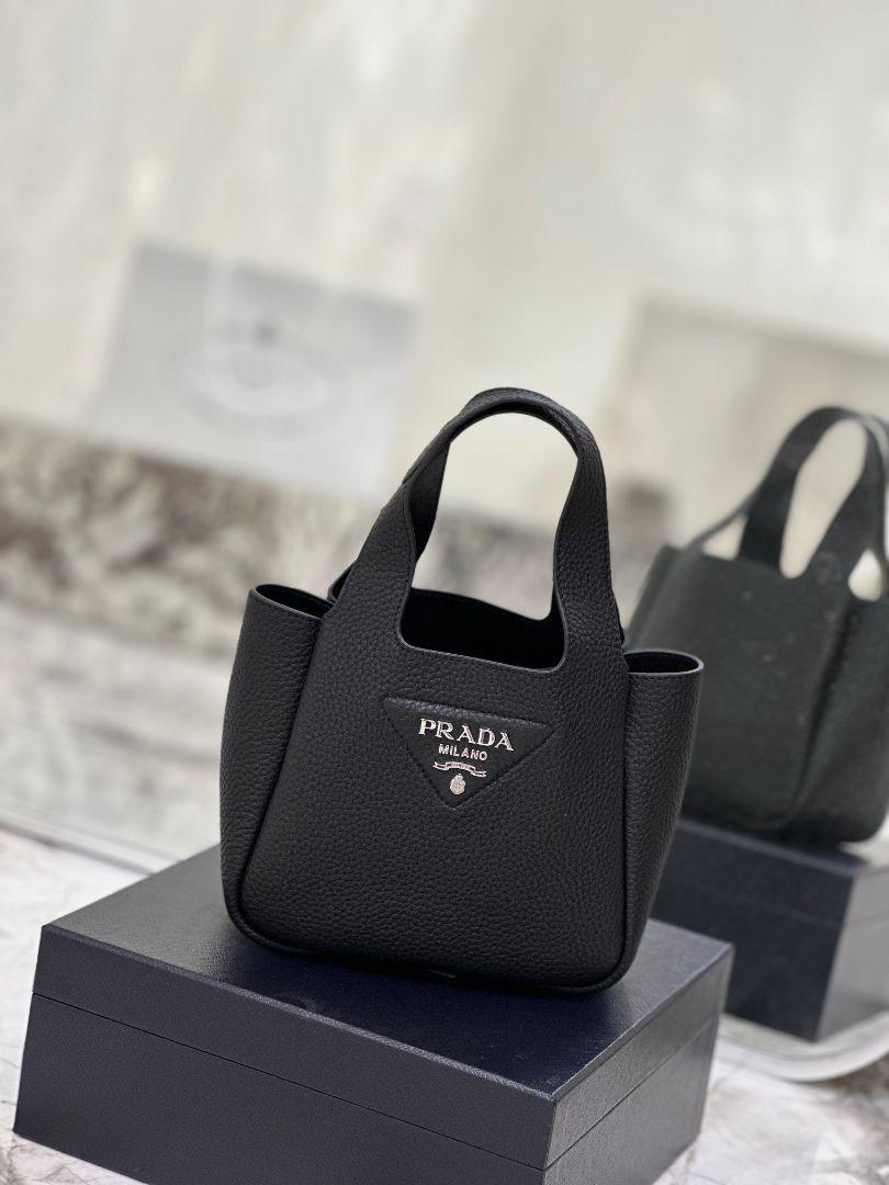 レア品】プラダPRADA 肩掛けトートバッグ ゴールド金具 イタリア製白