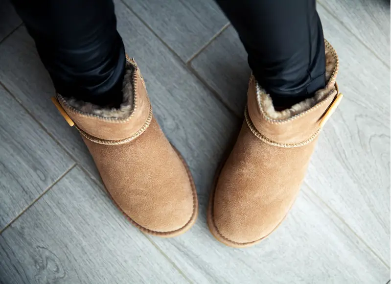fashion-for-chronic-illness-woman-wearing-ugg-boots